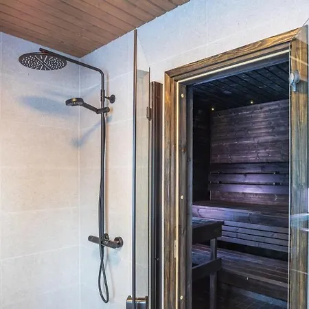 Malmi Cosy House By The *